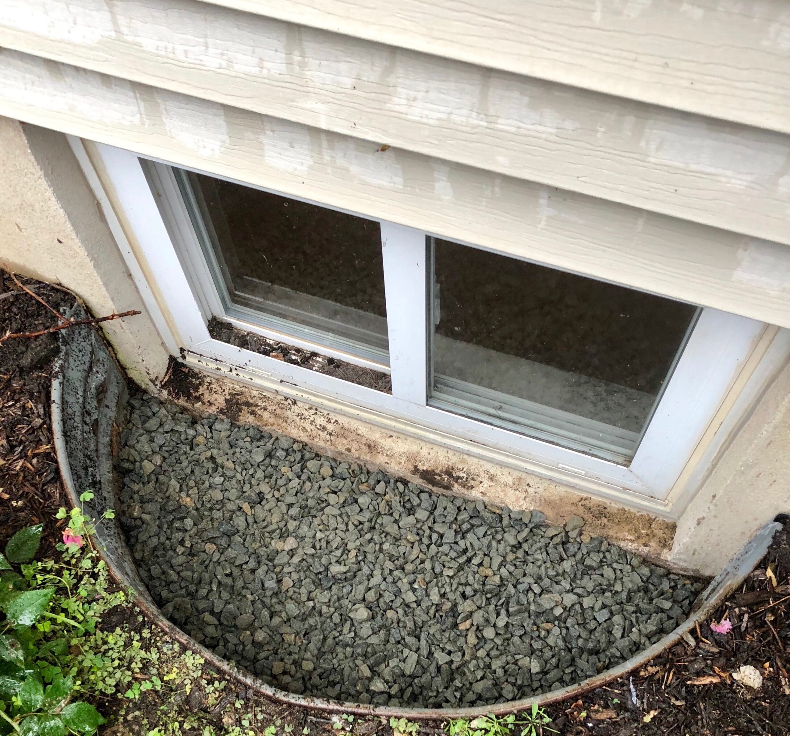 Window clearance well drainage